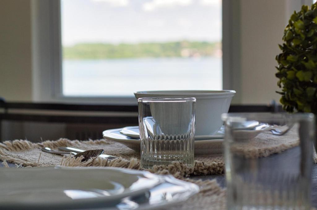 Cayuga Lakeview Charmer photo 1