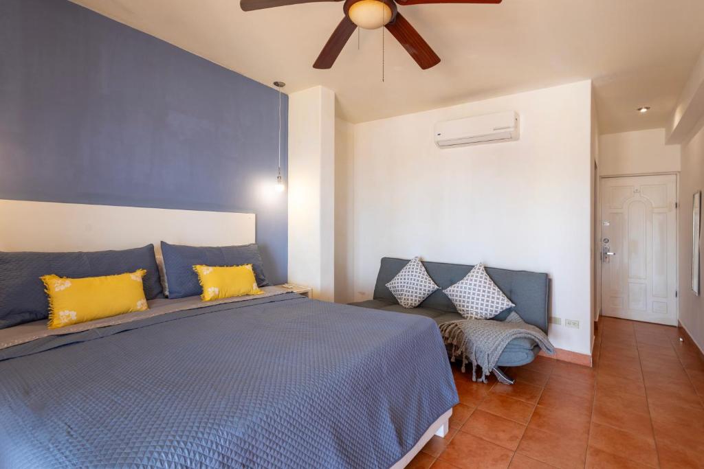 MariaMar Suites - Tap to explore photos