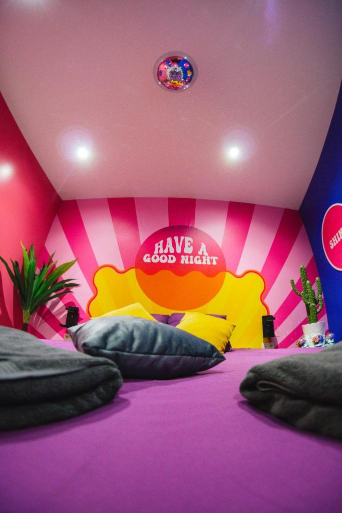 Capsule Boogie-Woogie - JACUZZI - SAUNA - BILLARD - JEUX - ECRAN GÉANT - FILET SUSPENDU - NETFLIX photo 4