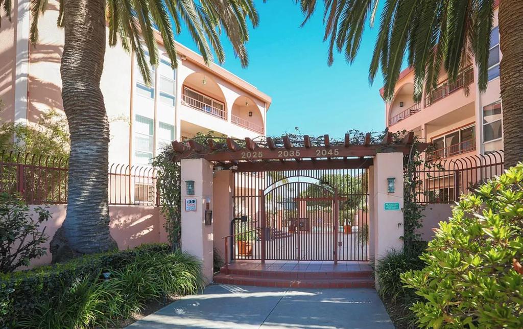 The Best Santa Monica Beach Area, Any days,Newly Remodeled photo 1