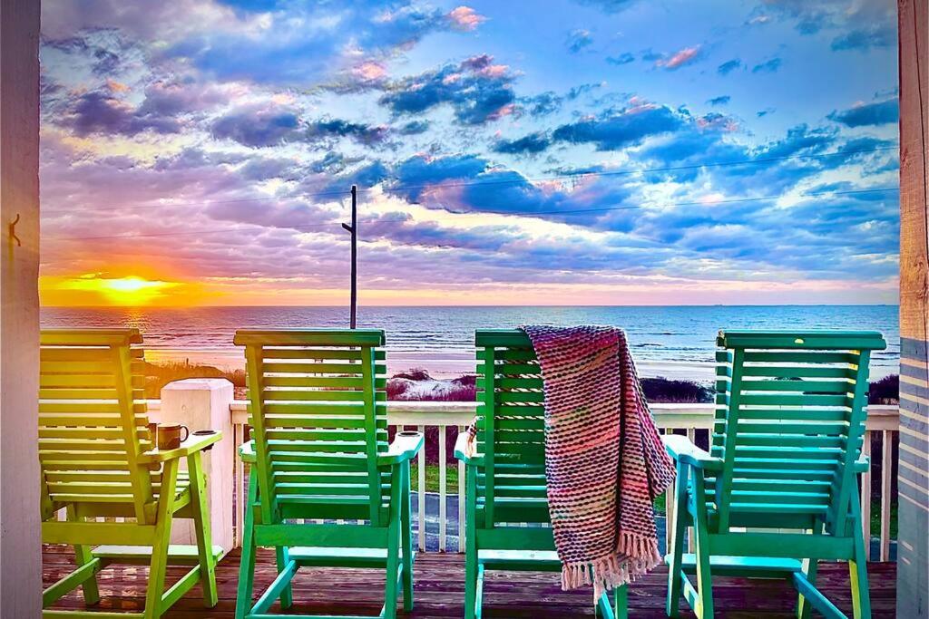 Beachfront*Spectacular View*4 BD*sleeps 14 photo 1