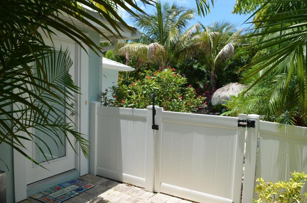 Coconut Breeze Cabin photo 3