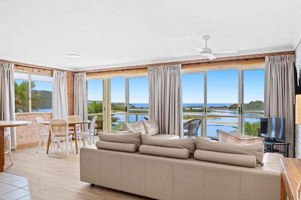Grand Pacific 1 Unit 1 - Ground Floor photo 2