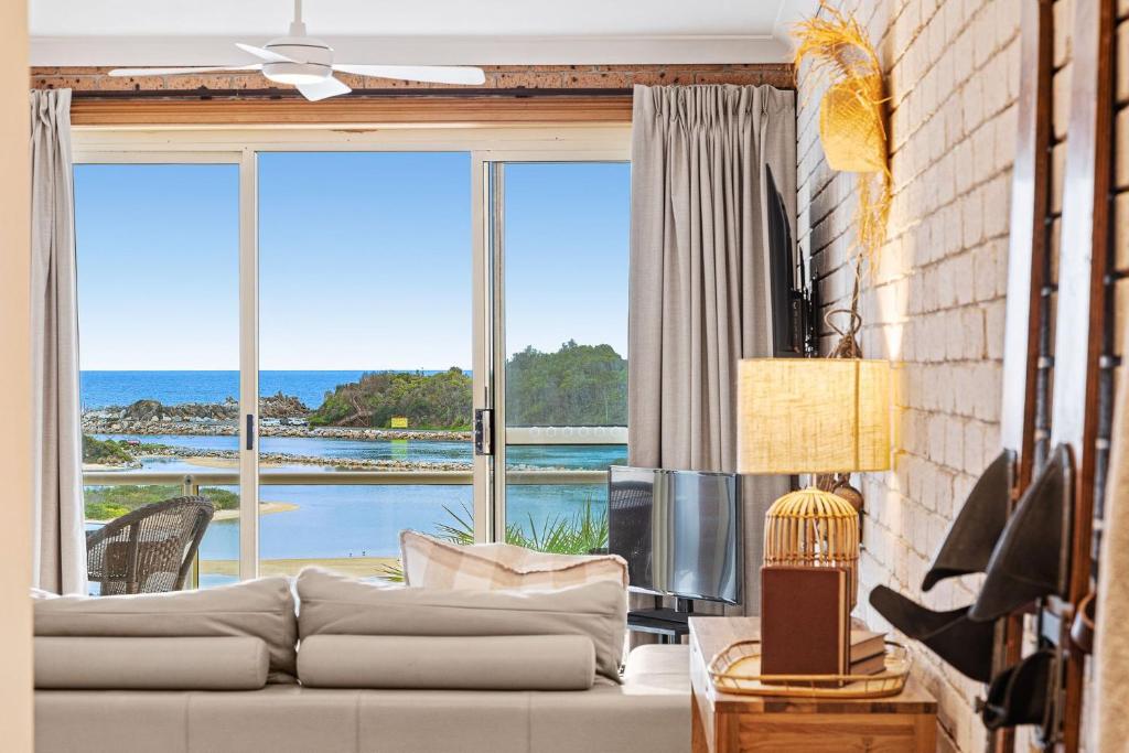 Grand Pacific 1 Unit 1 - Ground Floor photo 3