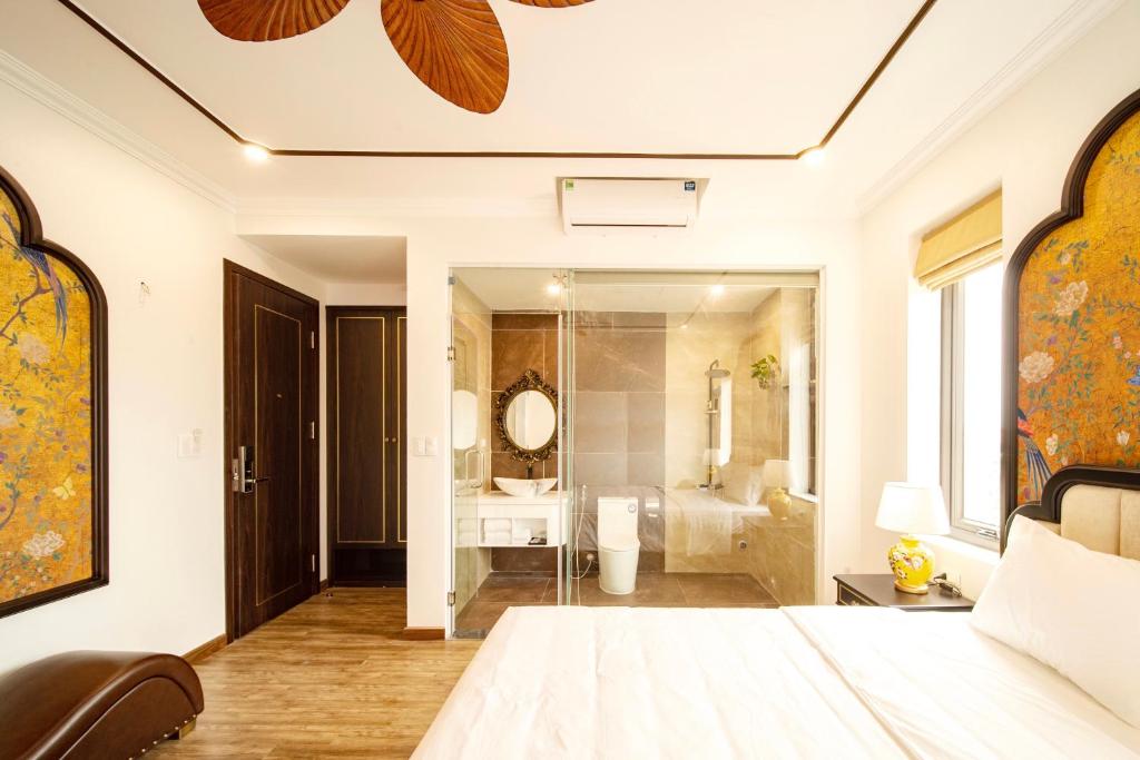 Lake Hotel Sóc Sơn