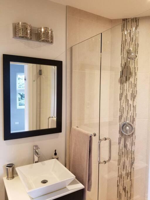 Nice and cozy. Sleeps 5. photo 1