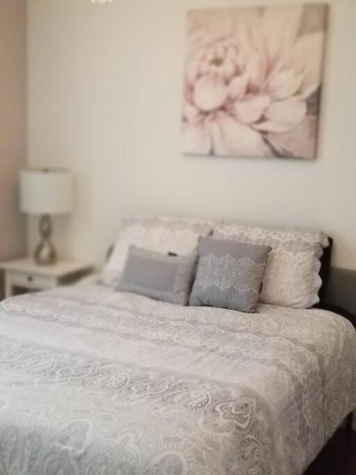 Nice and cozy. Sleeps 5. photo 4