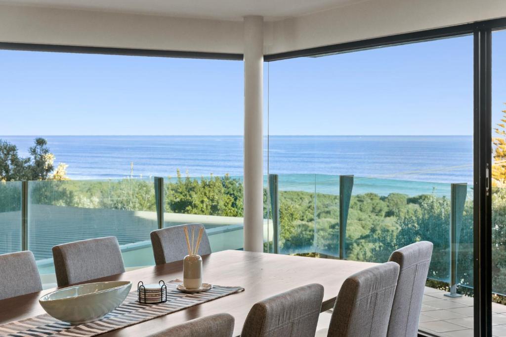 Orton Oceanview Luxury Retreat photo 1