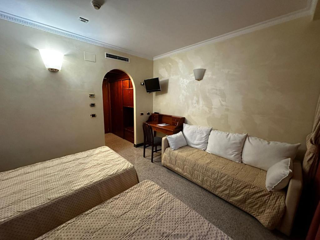 Grand Hotel Europa photo 3