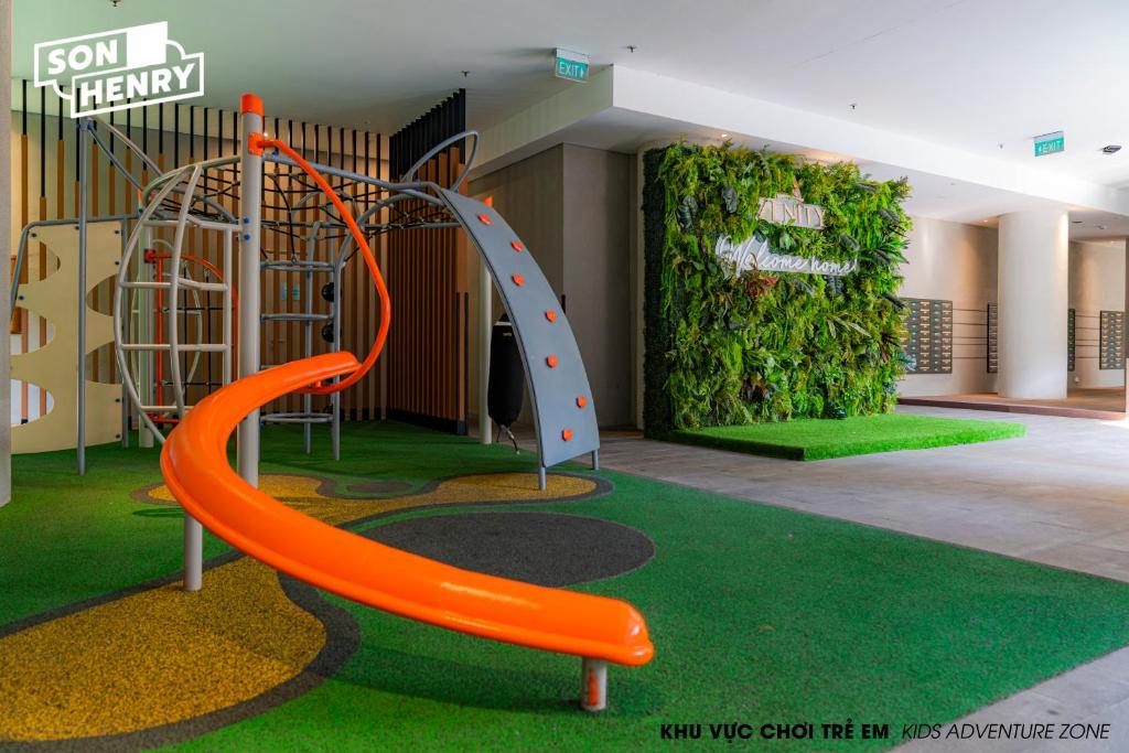 Son&Henry Zenity District 1