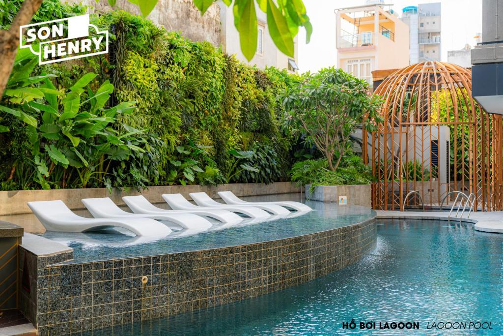 Son&Henry Zenity District 1