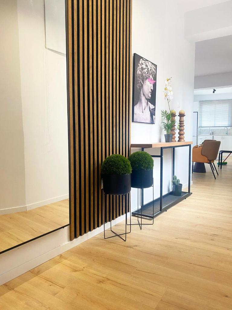 Luxury City Retreat- 2-Bedroom, 2-Bath Apartment photo 3