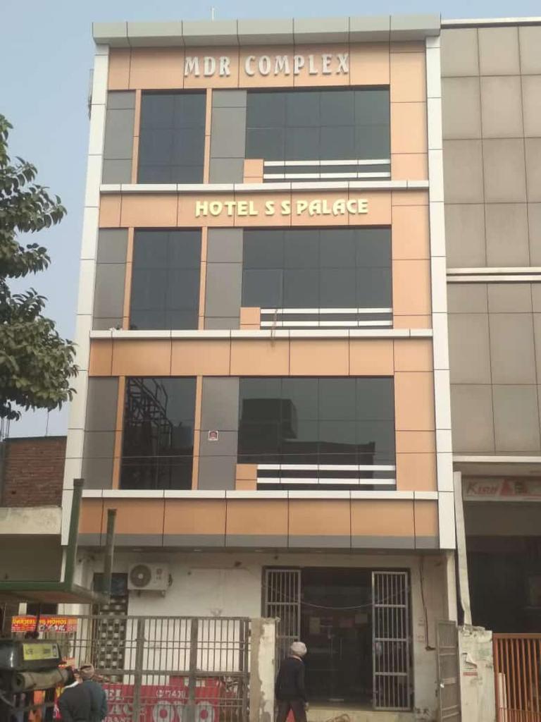 HOTEL S S PALACE