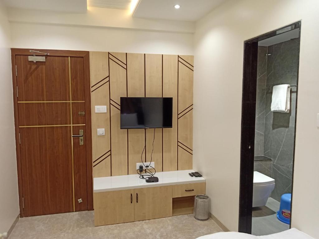 Hotel Suvarnam Residency photo 3
