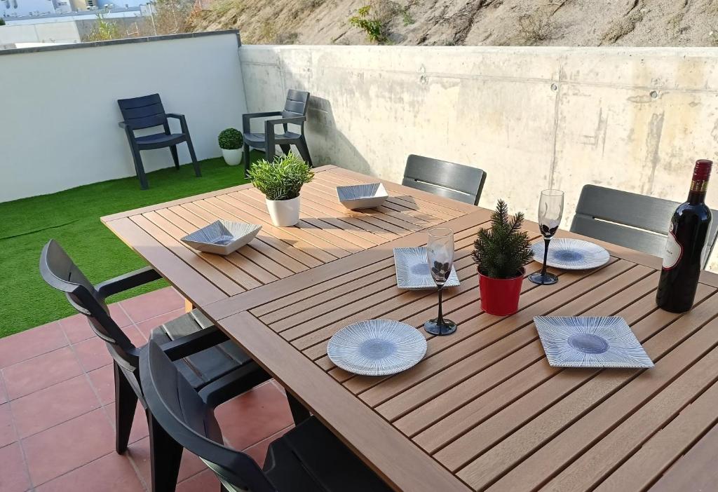 Ático con terraza y vistas a la montaña en Arenys by Alterhome photo 4