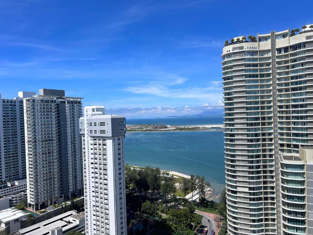 Mansion One 2 Bedroom 2 Bathroom GeorgeTown Gleneagles Gurney Komtar by Cozy Cottage Haven photo 2