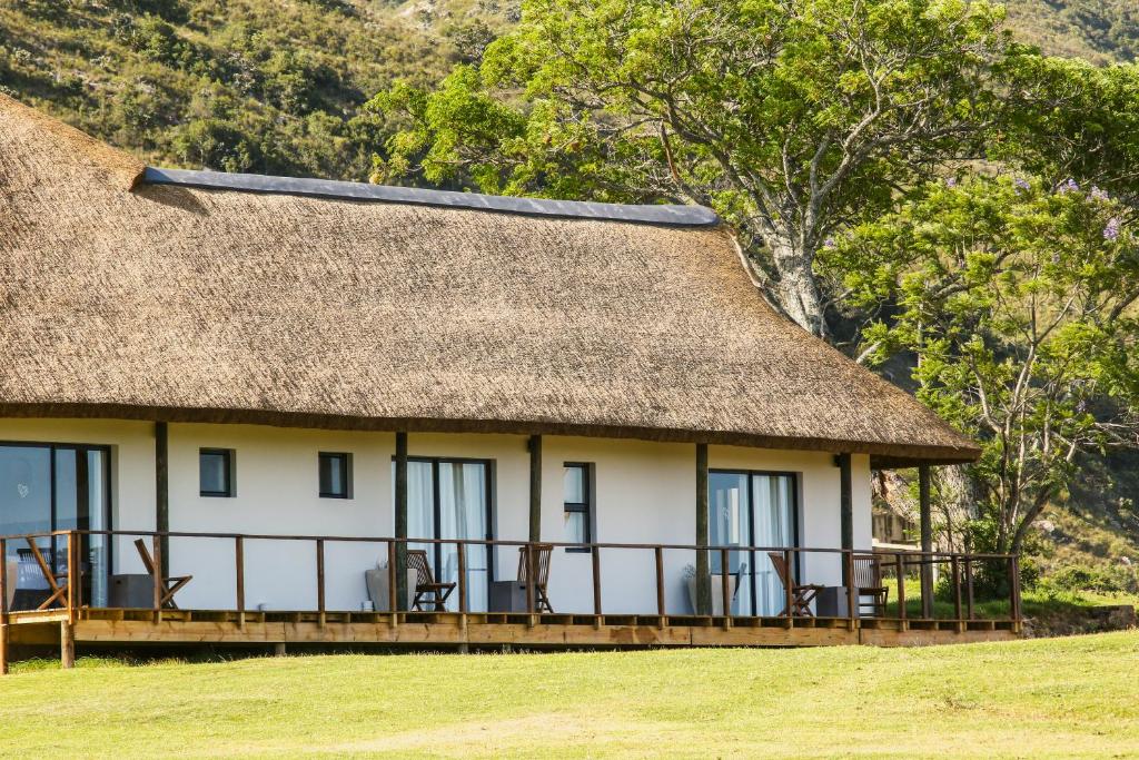 Barefoot Addo Elephant Lodge - Luxury Family Villa photo 4