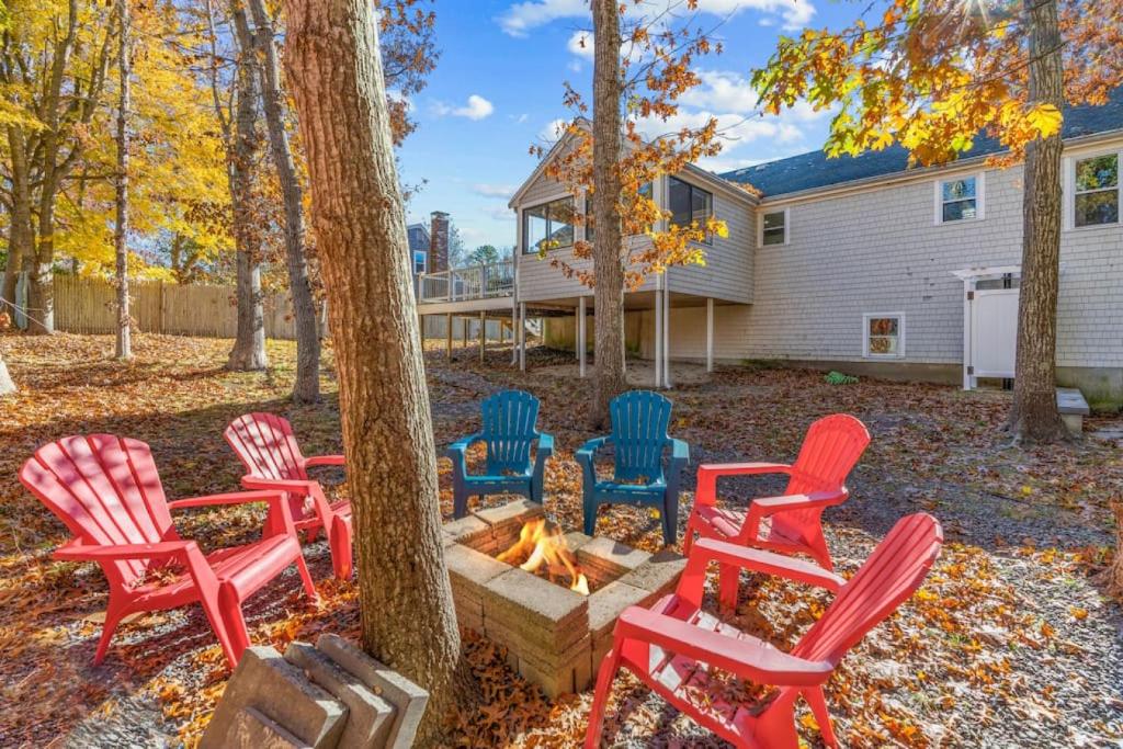 Cozy Spacious Home Walk to the Beach and 1 Mile to Downtown Hyannis photo 3
