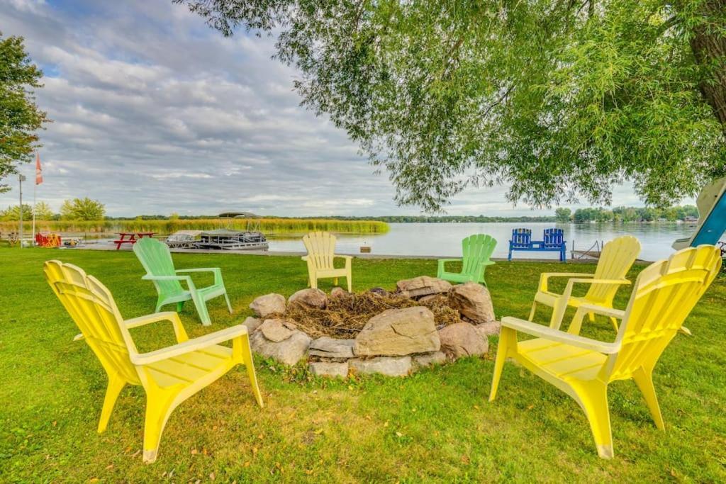 Lakeside Living - BBQ Fun, Boat Deck and Playground photo 2