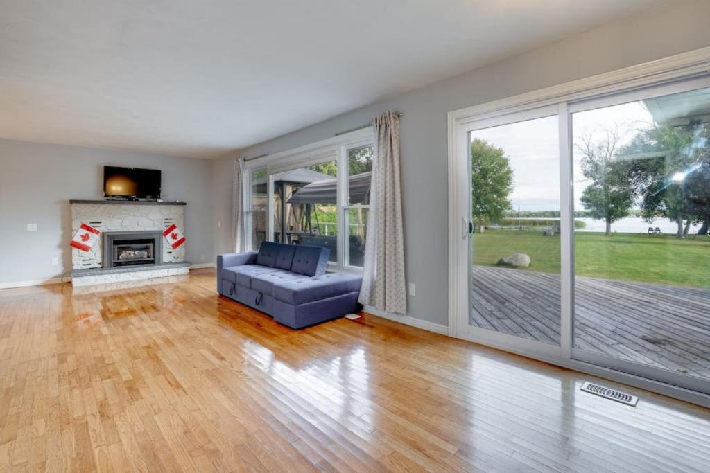 Lakeside Living - BBQ Fun, Boat Deck and Playground photo 4