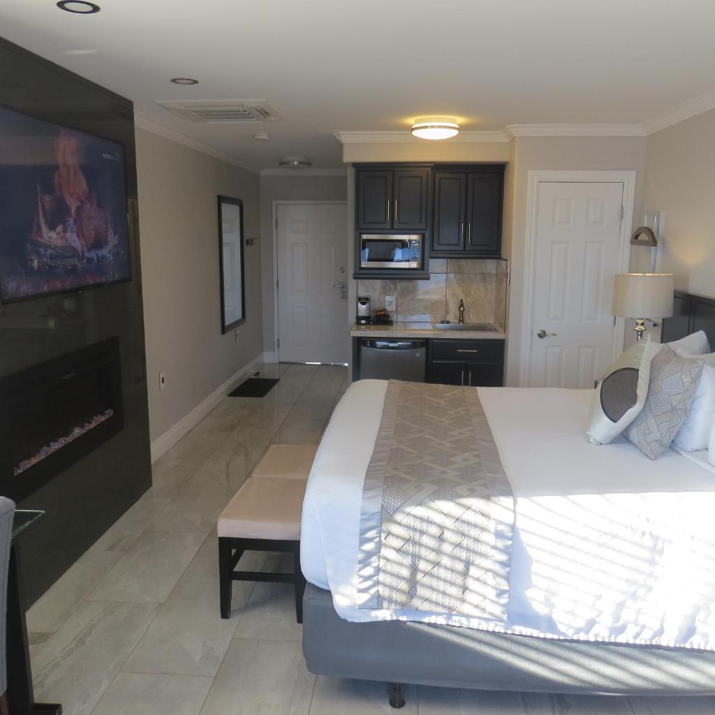 Dockside Suites photo 4