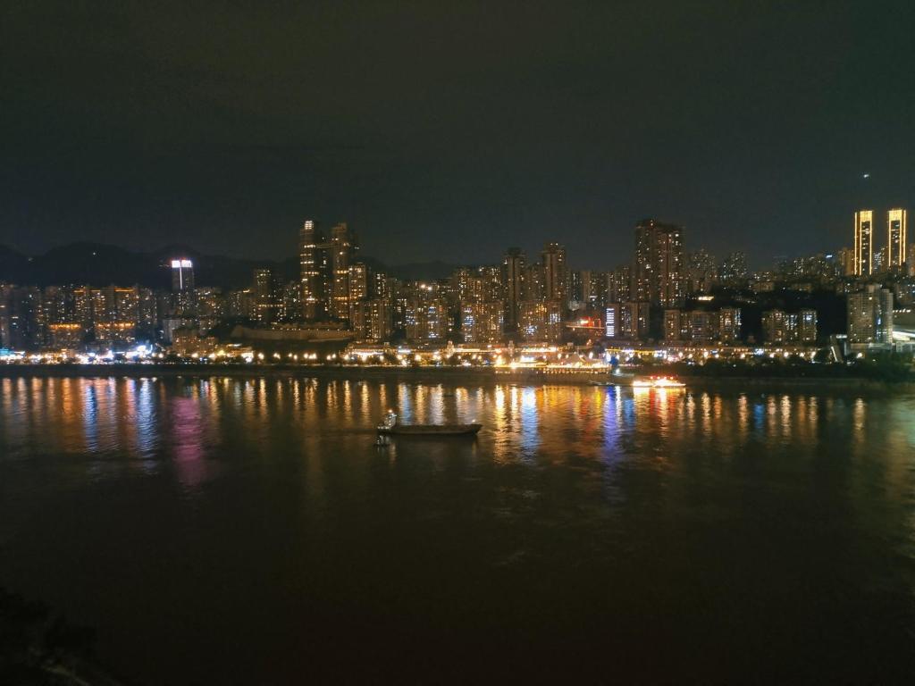 Comacros - Chongqing JieFang Cave River View Apartment - Line 1 and Line 2 Jiachangkou Subway Station photo 1
