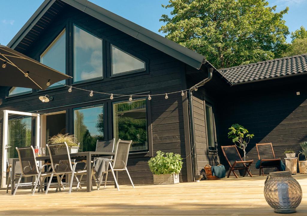 Newly built cottage with jacuzzy and sauna photo 1