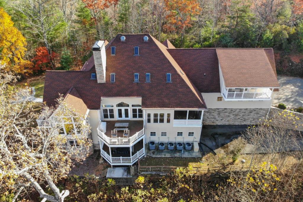 Blairsville Mansion with Hot Tub, Casino and Games! photo 1