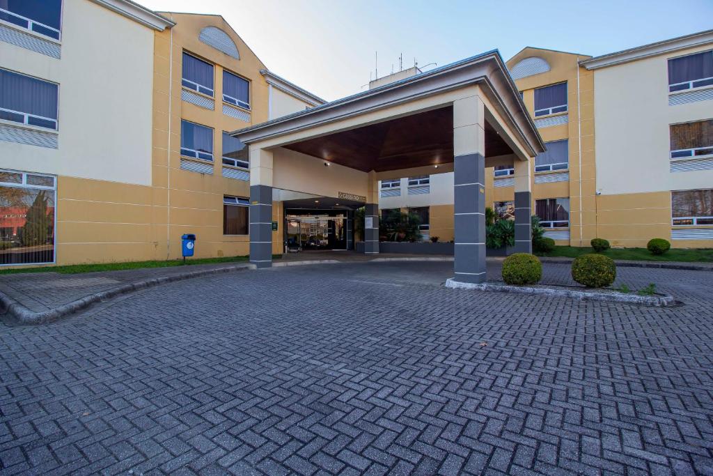 Hotel Cassino Tower Curitiba Aeroporto By Nacional Inn photo 2
