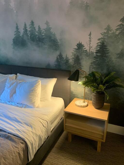 The Eden Whistler - Luxury 2 BDRM Ski in / Ski out photo 3