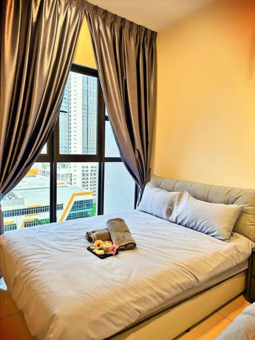 2R2B*1-6+1 Pax*KL City*10mins-KLCC photo 3