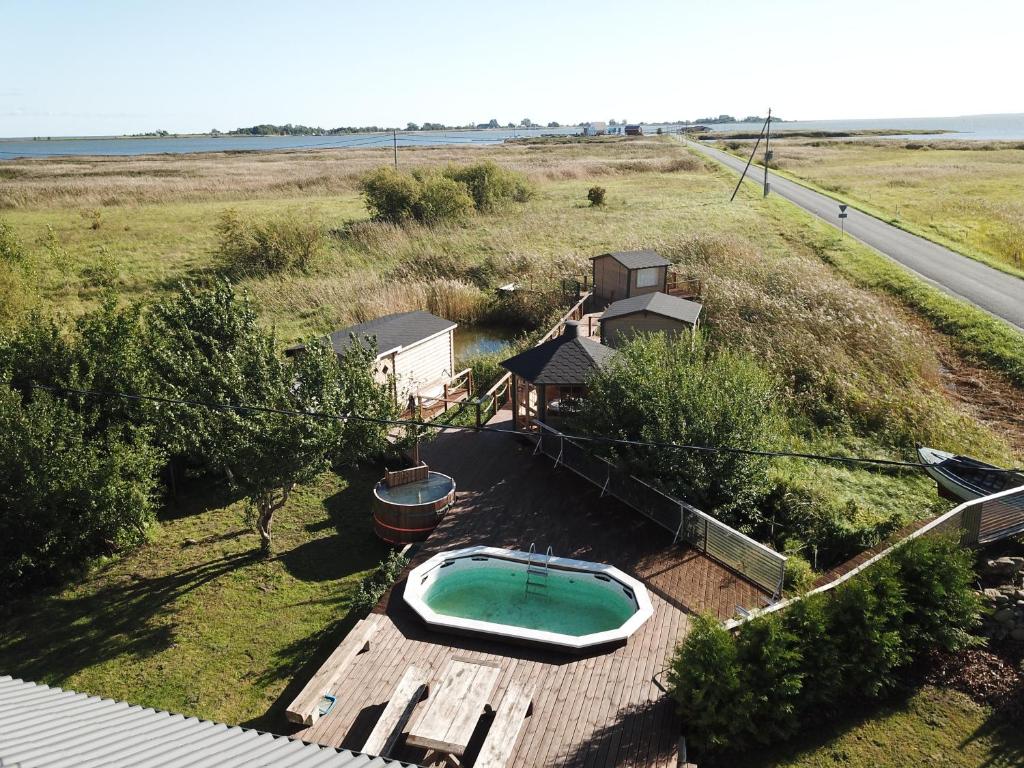 Seaside Retreat with Hot tub,Sauna, Pool & BBQ photo 2