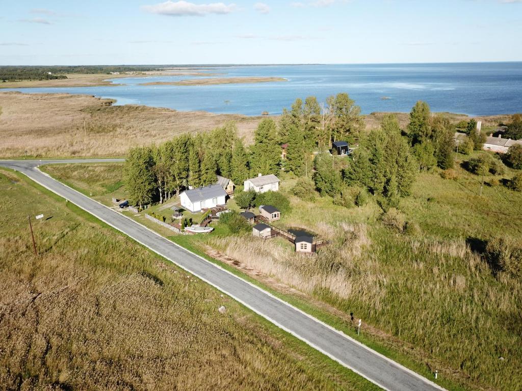 Seaside Retreat with Hot tub,Sauna, Pool & BBQ photo 1