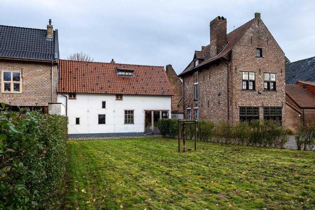 Begijnhof 9 photo 1