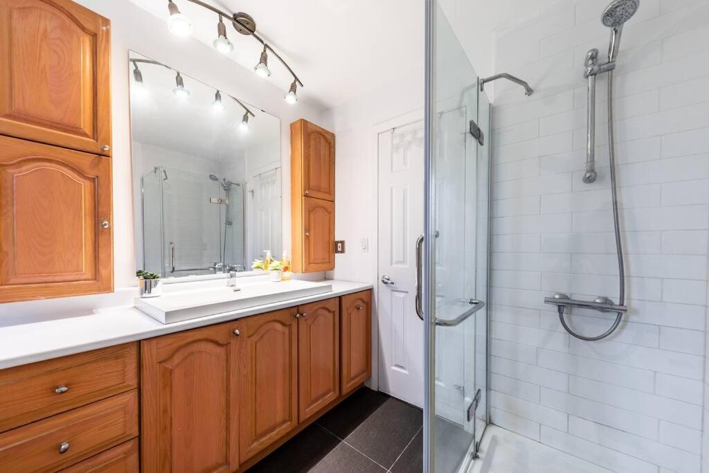 Spacious 4BR House Close to DT photo 1