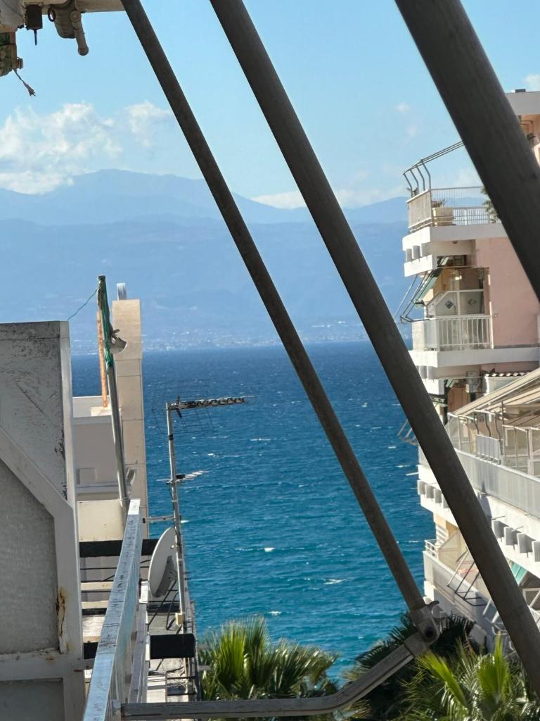 Eleni’s Mountainview Central Studio by the Sea photo 3