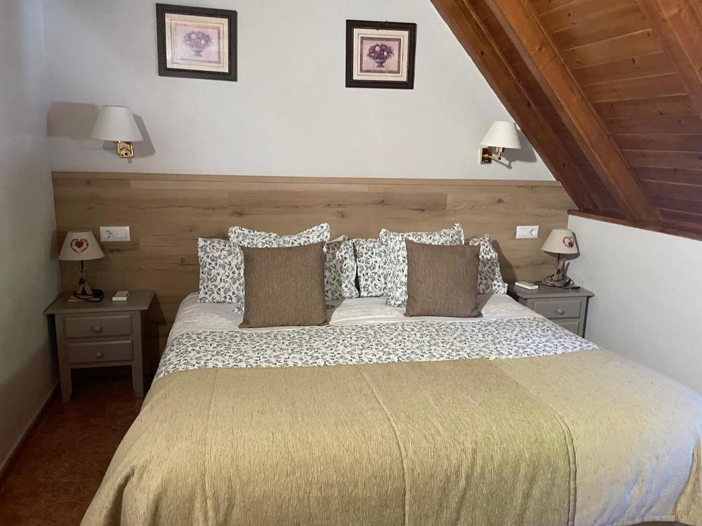 Hostal Escuils photo 4