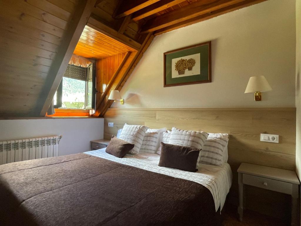 Hostal Escuils photo 3