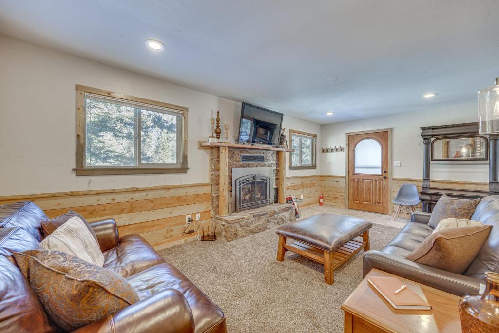 Pet-Friendly Florissant Cabin with Fire Pit! photo 1