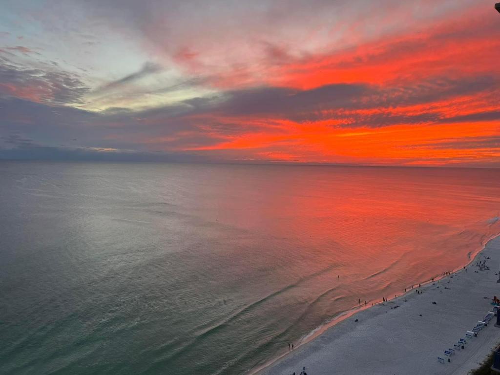 OCEAN FRONT CONDO w INCREDIBLE VIEWS photo 4