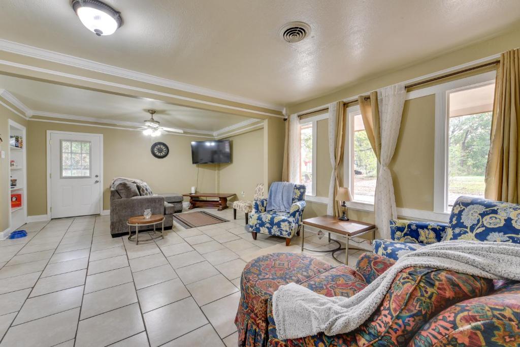 Baton Rouge Vacation Rental with Yard 10 Mi to LSU! photo 1
