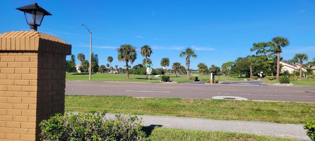 Cozy Condo For Rent In Melbourne Florida - Tap to explore photos