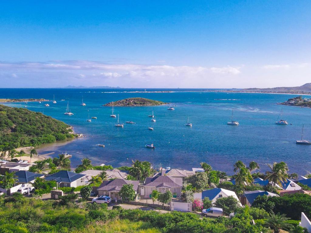 Little Paradise 1, 3 bedrooms, private pool, Cul de Sac Bay view photo 1