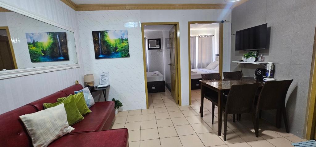 ENTIRE 2BR CONDO UNIT@8 SPATIAL CONDOMINIUM photo 3