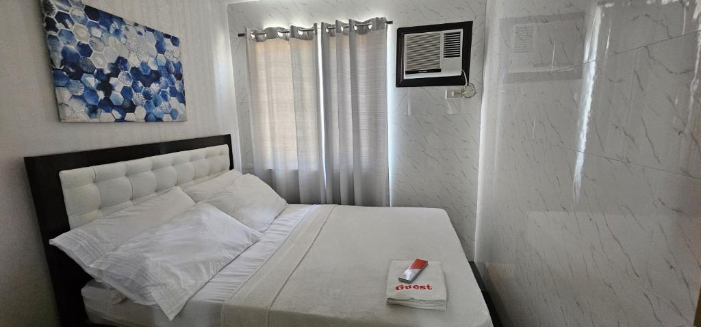 ENTIRE 2BR CONDO UNIT@8 SPATIAL CONDOMINIUM photo 2