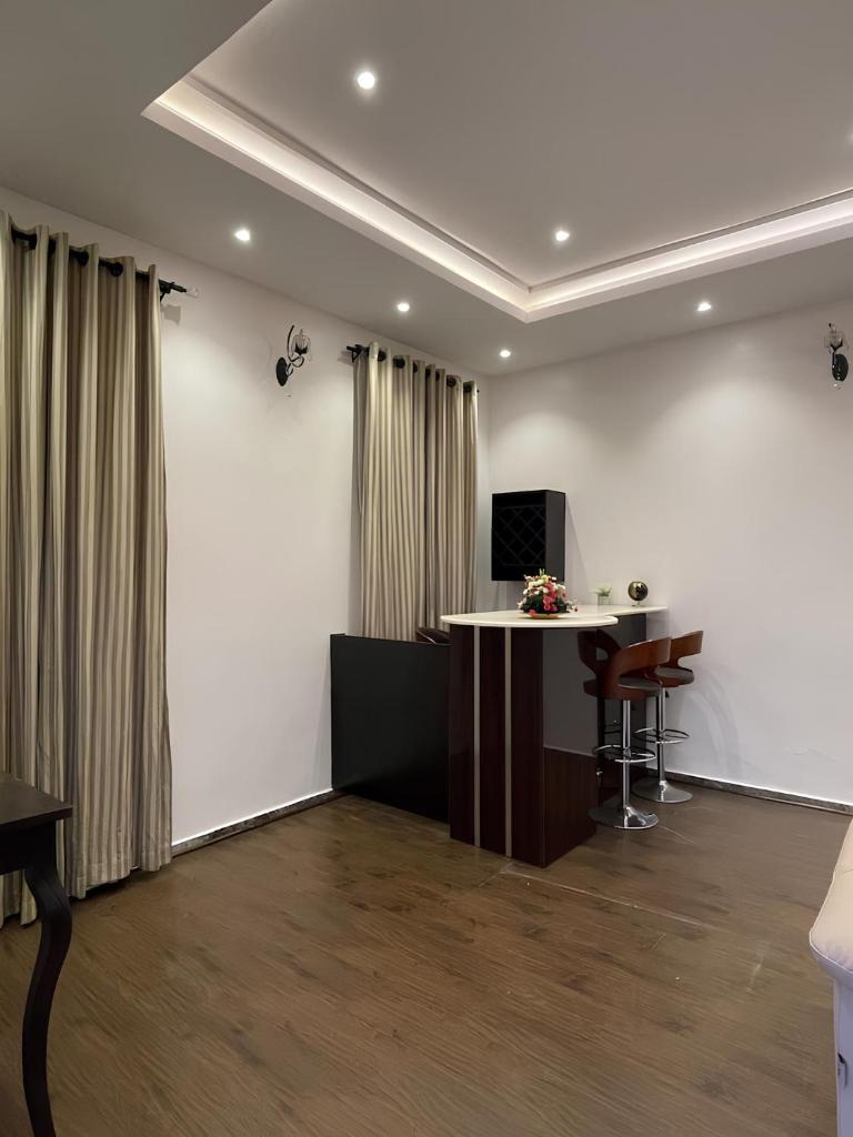 Fedora Luxury Villa in Lekki Phase 1 photo 4