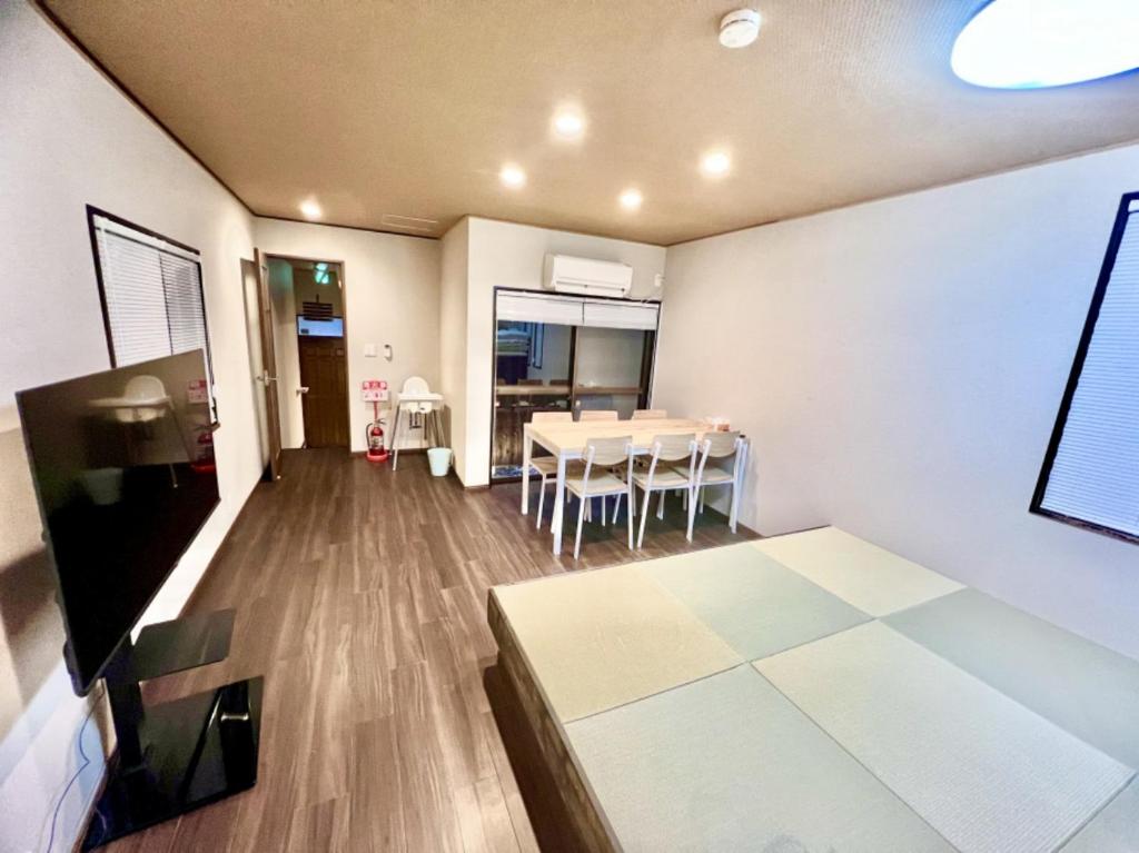 桃谷駅徒歩3分!バーベキュー可!商店街にある145平方!どこへ行くにも便利!コリアンタウンまで徒歩10分