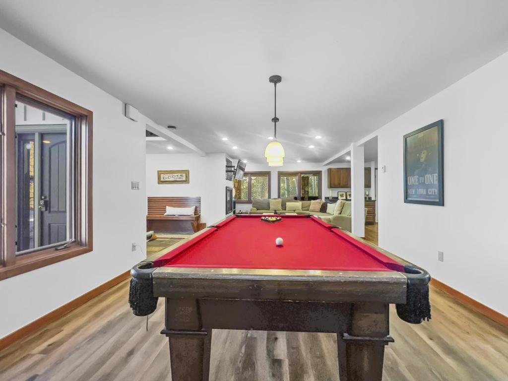 208 Tenderfoot 5Br 5Ba home photo 2