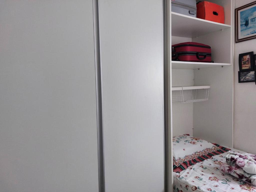 PEQUENO QUARTO, SIMPLES e confortável photo 2
