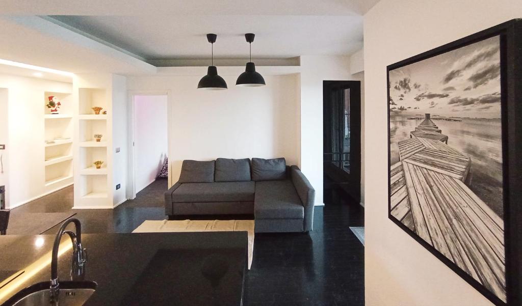 FrenzHouse - Terraced Apartment close to Rho Fiera and San Siro photo 3